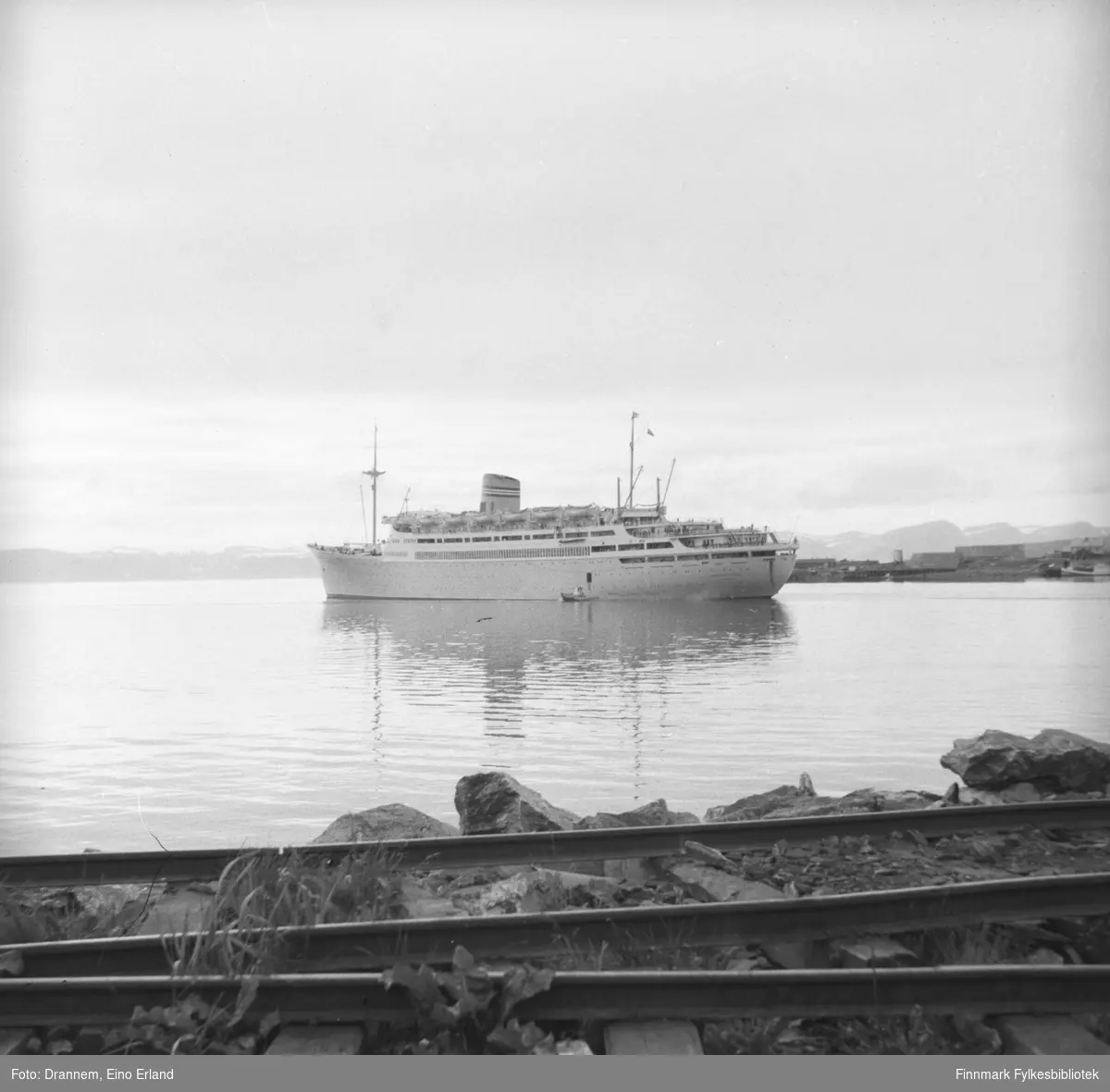 'Passasjerskipet Bergensfjord' ved Hammerfest havn
