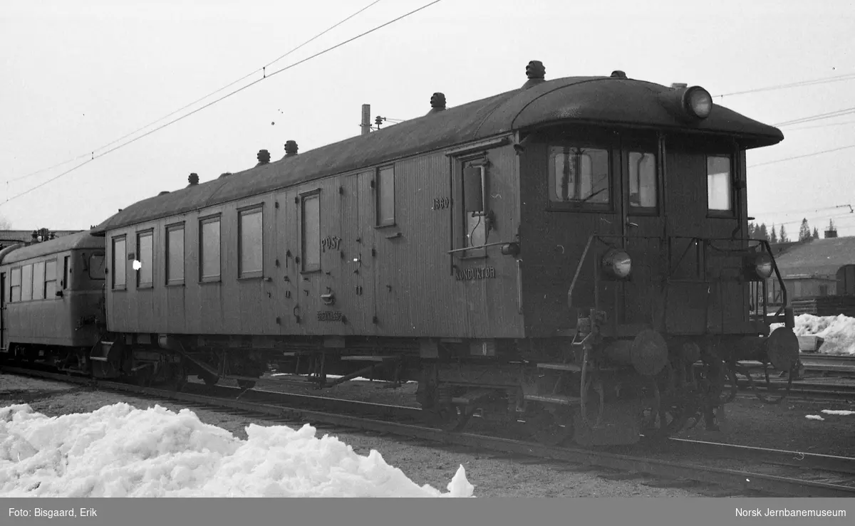 Styrevogn for motorvogntog litra BDFS65 nr. 18608 på Ski stasjon