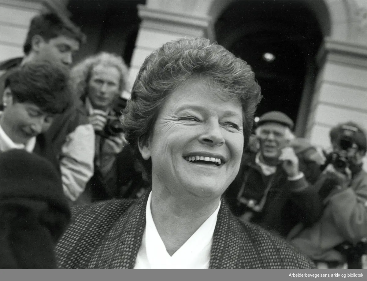 Leder i Arbeiderpartiet og statsminister Gro Harlem Brundtland (1939-) da hun dannet sin tredje regjering, november 1990.