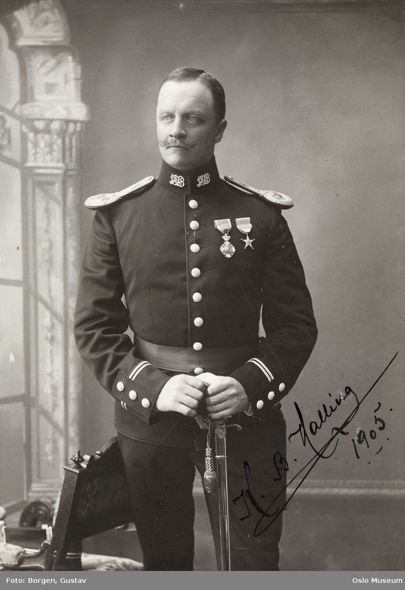 Norsk vernepliktig sekondløytnant som tok tjeneste i krondomenet i Fristaten Kongo (EIC) i to perioder fra 1898 til 1905.