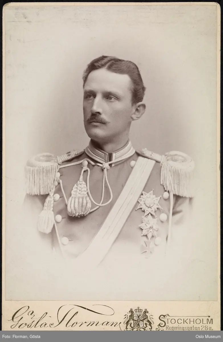 portrett, mann, prins, vignettert brystbilde, uniform