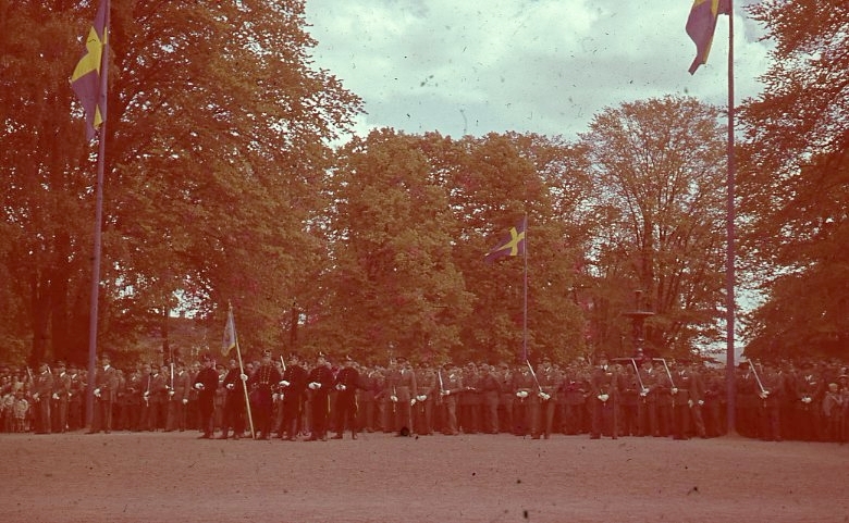 Jubileum 50 års, A 6. Regementet uppställt i Rådhusparken.