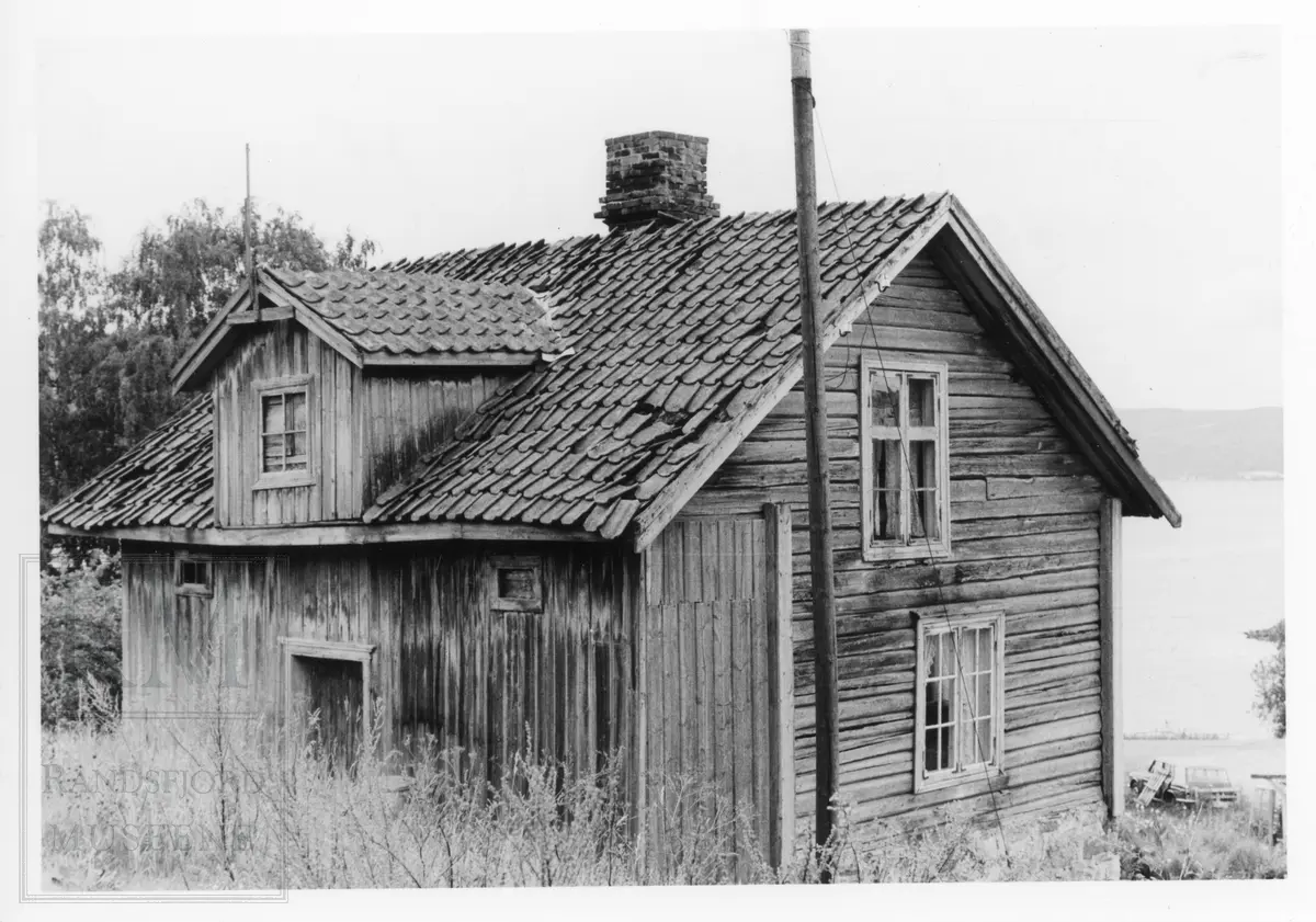Husmannsstua "Ivistua" i Røykenvika