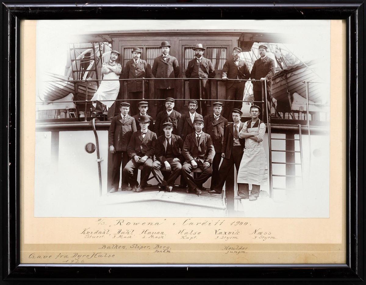 Mannskapet på D/S Rowena i Cardiff i 1900.