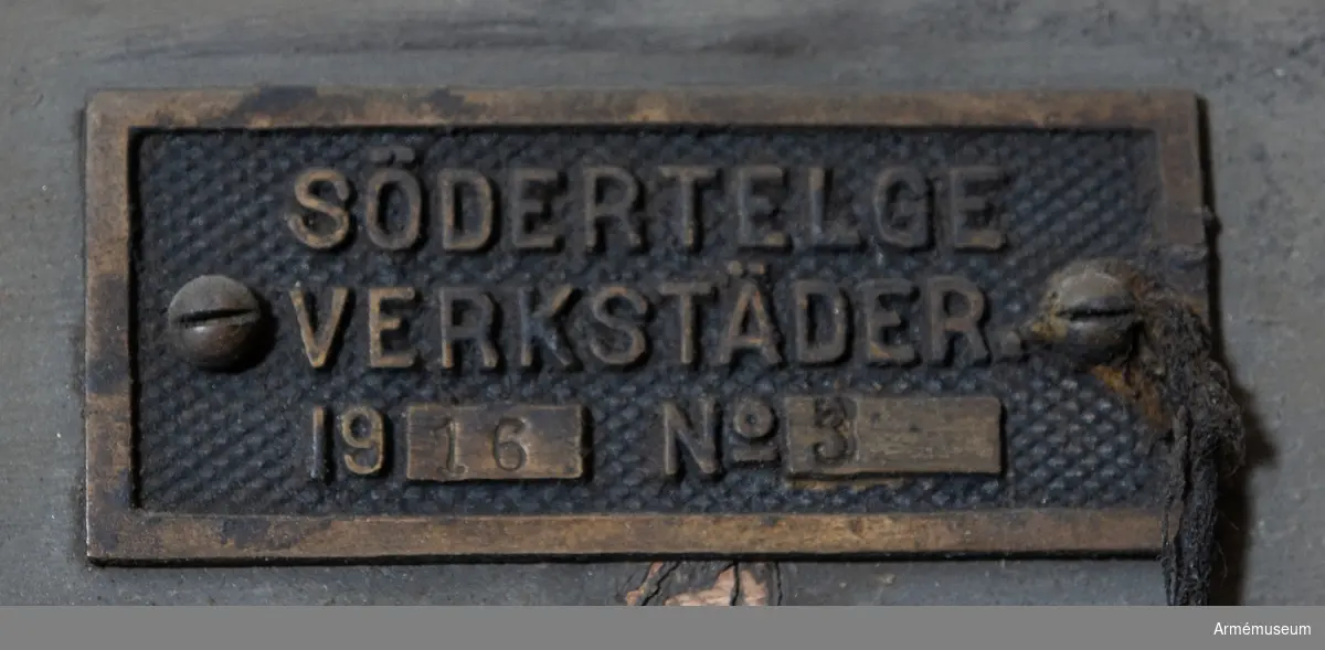 Grupp  I III.
Fältbakugn nr 2 tillverkad i Södertälje 1916 med föreställare nr 14, med tillbehör.
Märkt "12 FÖRPL. KOMP. 1. Bagerikadern. FÄLTBAKUGN No 2".