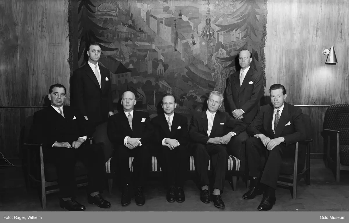 Oslo Skreddermesteres Forening, gruppe, menn, styre, sittende og stående helfigur