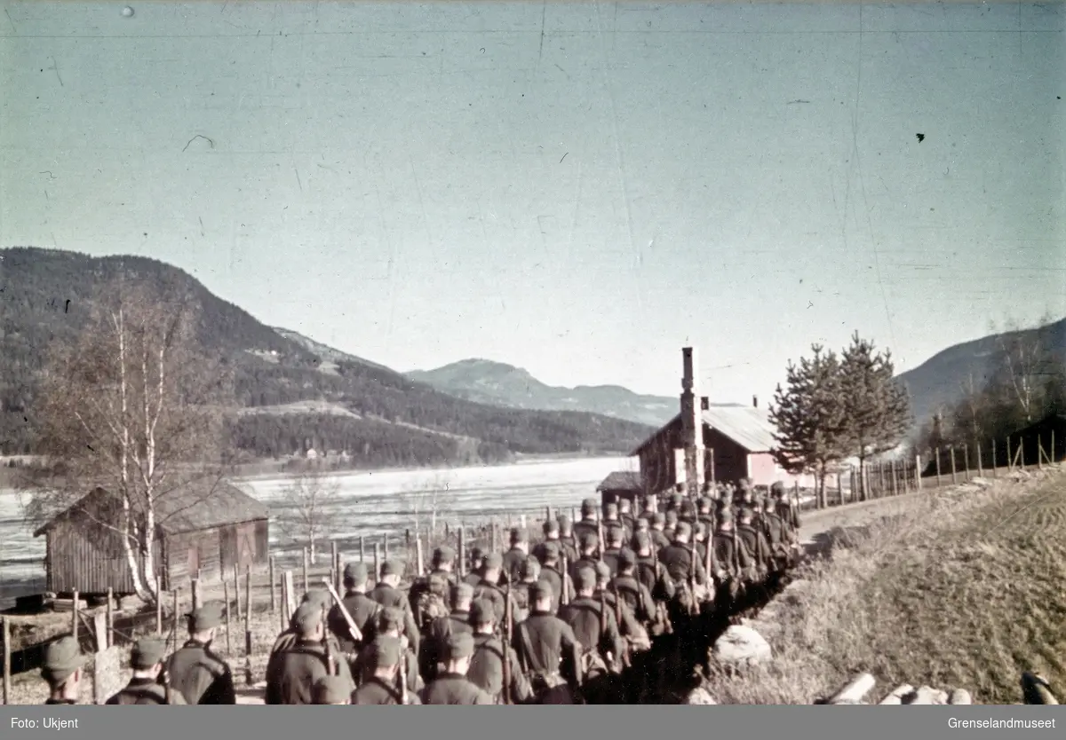 Soldater fra 2GD på vei fra Fauske til Narvik. 