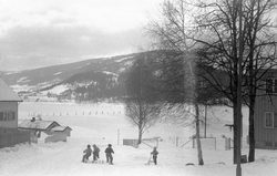 Vinterbilde fra Lillehammer i midten av 1950-åra. Bildet er 