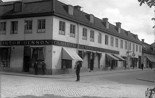 Victor Olsson Cigarraffär, Västerås.