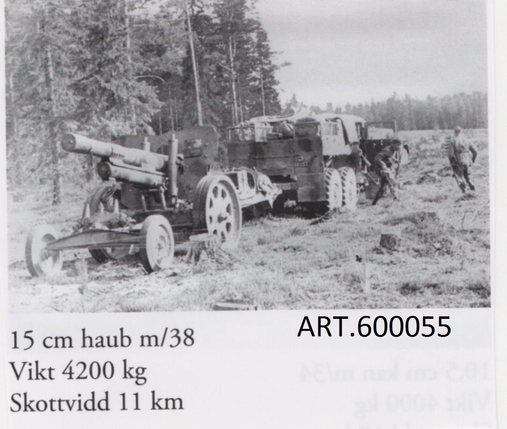 Kustartilleriet hade i M/19 köpt 12 st 15 cm haubitsar m/19. I krisläget inför det stundande kriget kunde Bofors få fram 16 pjäser med M/19:s eldrör och lavetter som för 10 cm kanon m/34. Leveranserna kunde dock inte ske förrän 1940-41.Pjäsen ersatte bland annat 10 cm kanon m/17 i en av A6 divisioner. 
VIKT		4 200kg
ELDRÖR		14,9 cm, kil, mynningsbroms
SKOTTVIDD/AM	503 m/sek för laddning 7, max elevation 45 grader. Max 11,1 km för spränggranat (37 kg), granatkartesch, laddningshylsa.