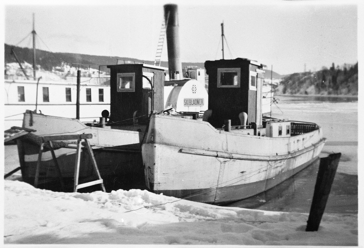 "Skibladner", "Winnie", og "Willy" ved Minnesund ca. 1945.