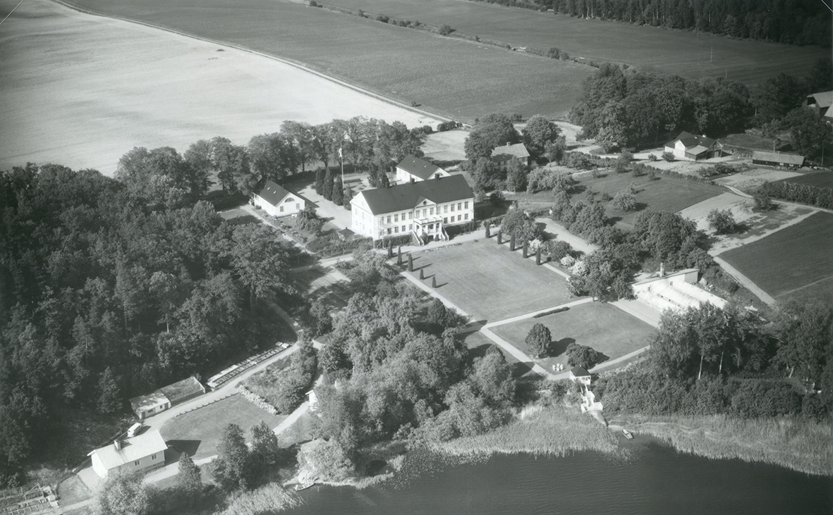 Flygfoto över Odensviholm. Foto: 1964.