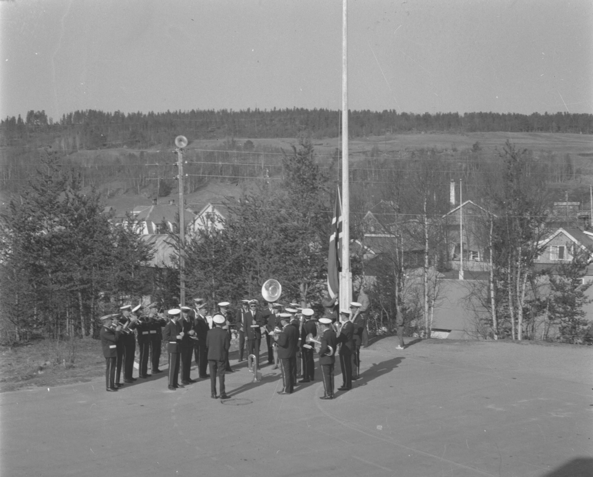 Tolga, Vidarheim, Flaggheising, Janitsjarkorps, 17. mai