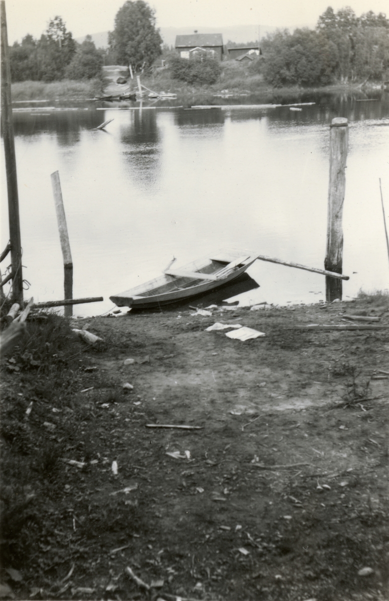 Text i fotoalbum: "AIHS hk fältkörningen sommaren 1934".