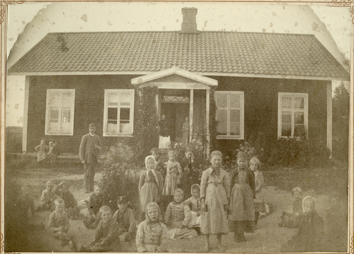 Västerfärnebo sn, Sala kn, Salbo.
Elever vid Salbo småskola, 1890.