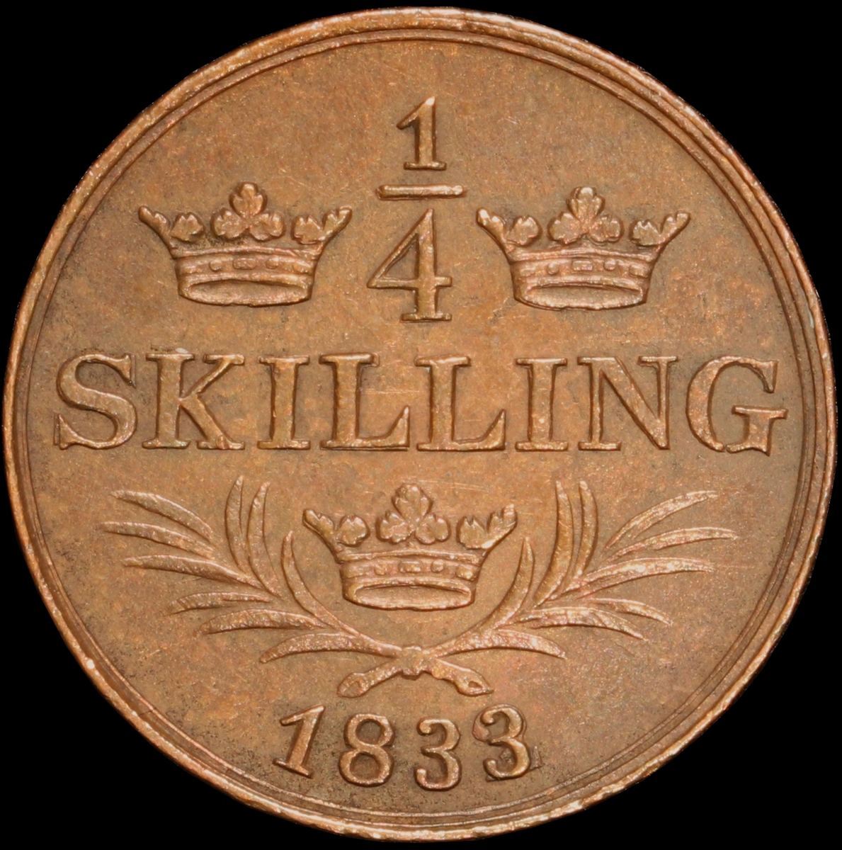 Mynt med valören 1/4 skilling. Åtsidan har en bild av Kung Karl XIV Johan och frånsidan visar valör, tre kronor och två kvistar.