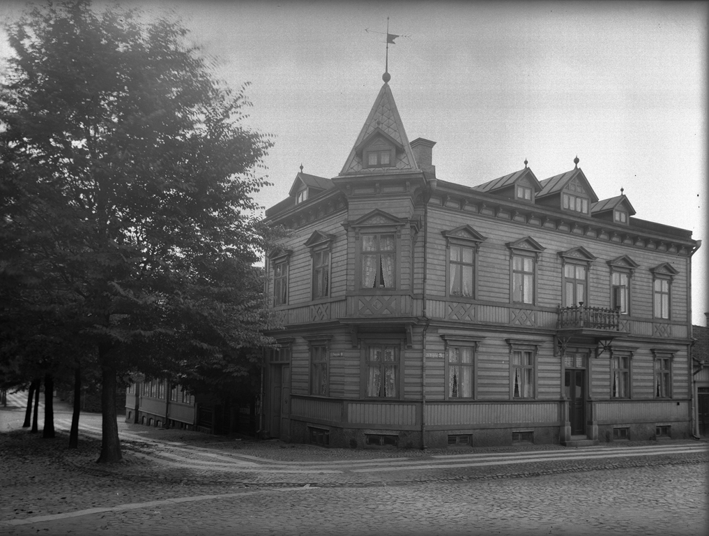 Hörnhuset Kungsgatan x Lilla Brogatan. Borås Stadsarkiv / DigitaltMuseum
