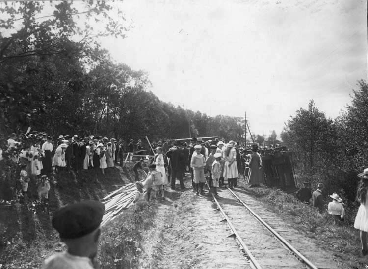 Jönköping-Gripenbergsbanan. Tågurspårning vid Rosendala i Huskvarna, Juni 1918.