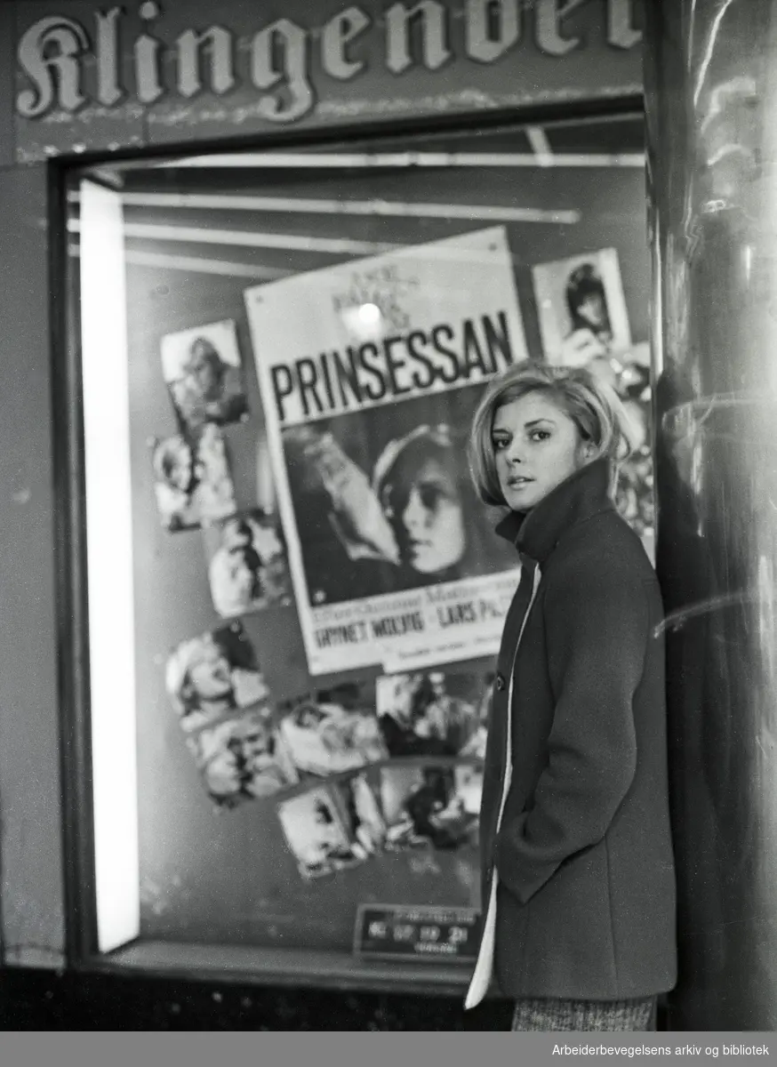 Grynet Molvig etter premieren på filmen "Prinsessan" på Klingenberg kino, februar 1967.