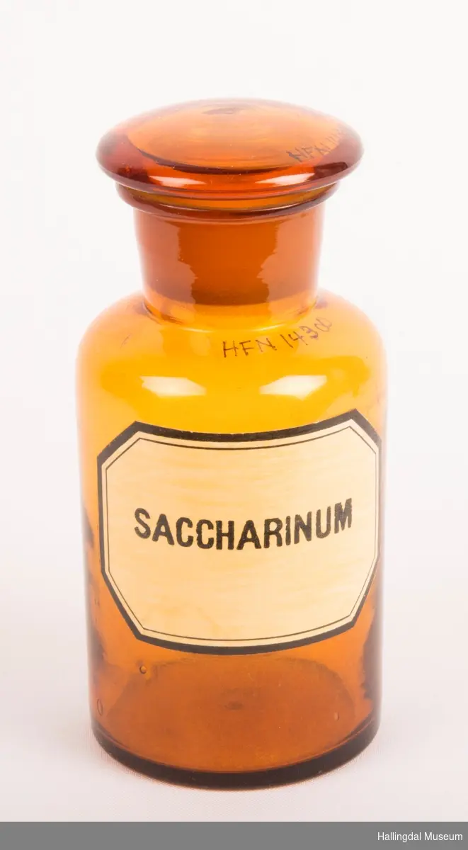 Glassflaske med Saccharinum
