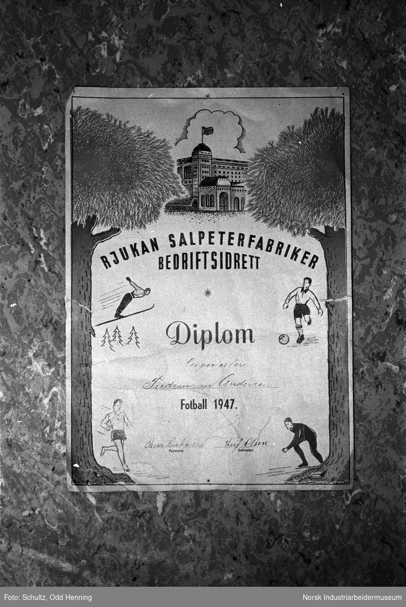 Diplom innen fotball 1947. Rjukan Salpeterfabrikker bedriftsidrett.