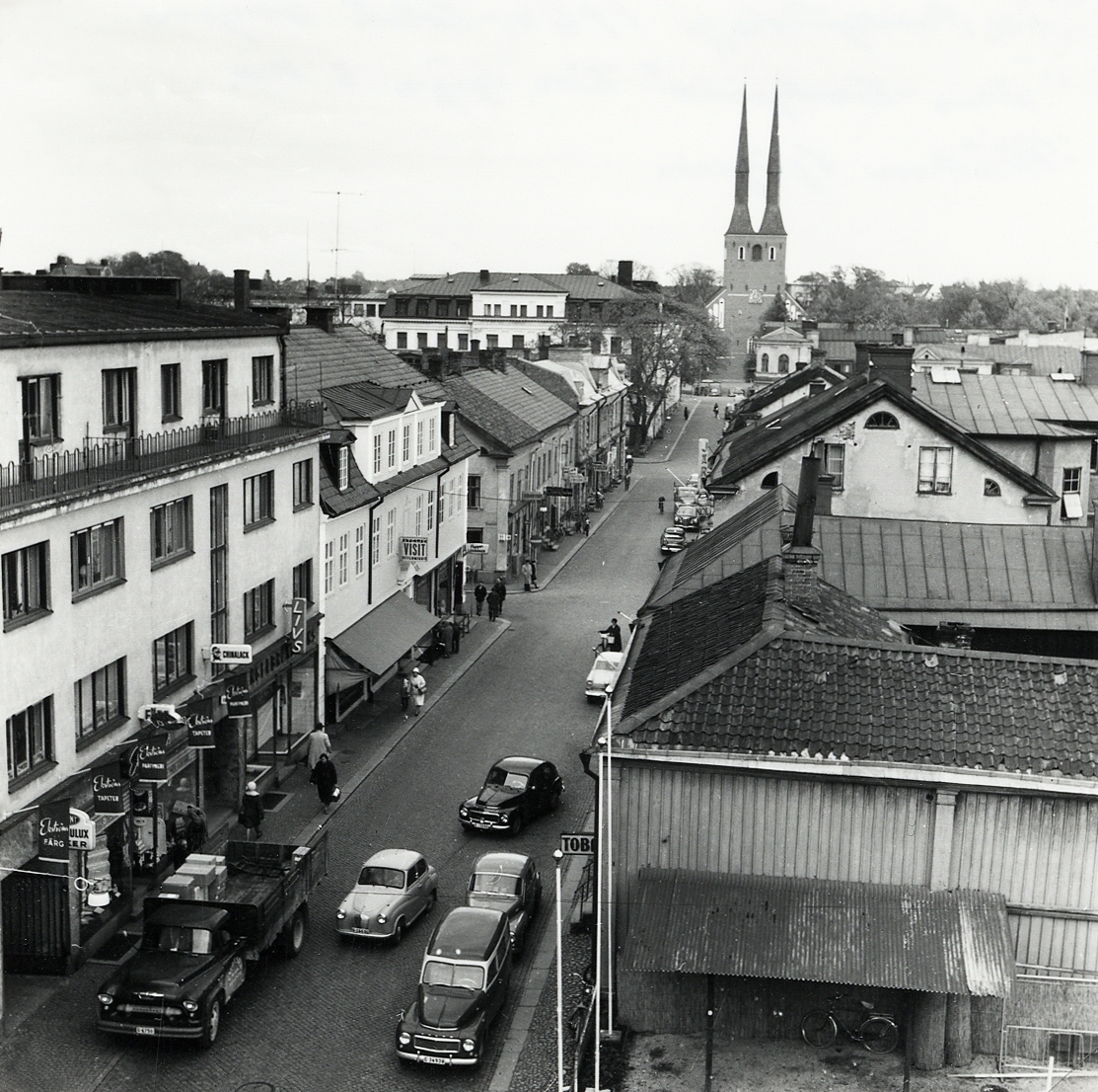 Sandgärdsgatan från ovan, österut mot domkyrkan, ca. 1960.