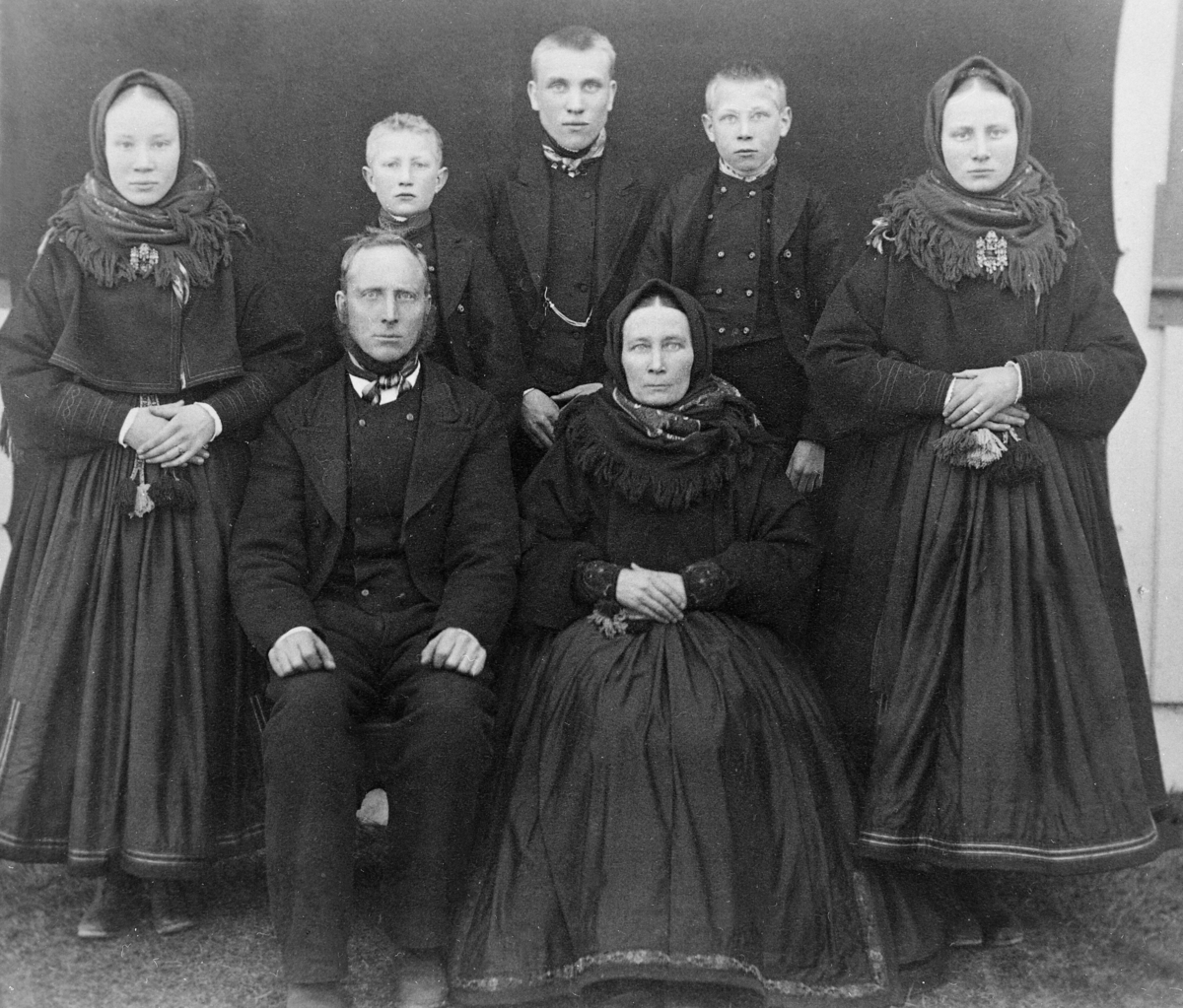 Torgrim og Liv Otterholt, med familie