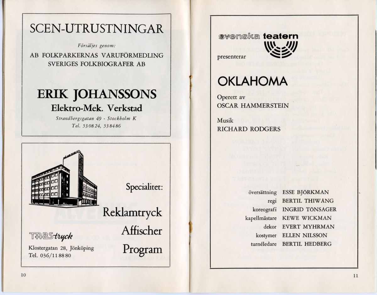 Program för Svenska teatern uppsättning av operetten Oklahoma. Innehåller information om föreställningen och reklam.