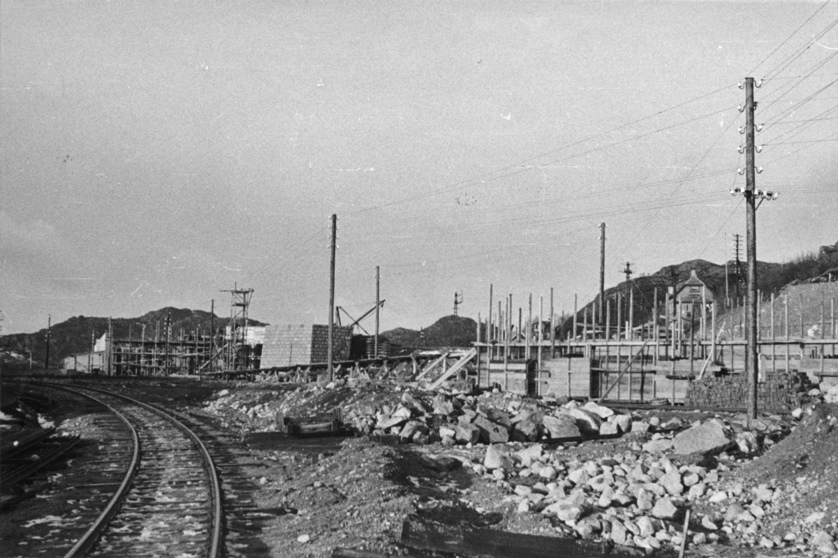 Stasjonsbygning på Eie, 1. januar 1944.