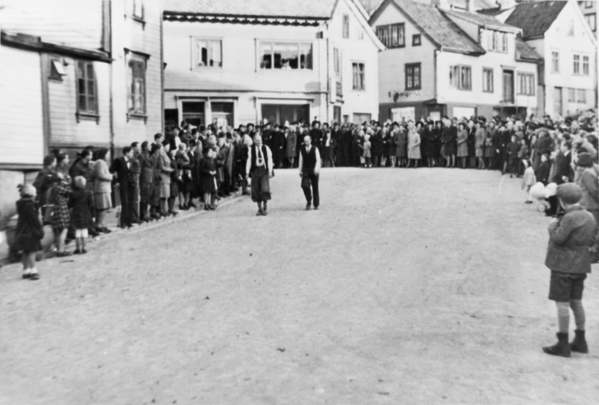 Fredsmarsjen, 1945.