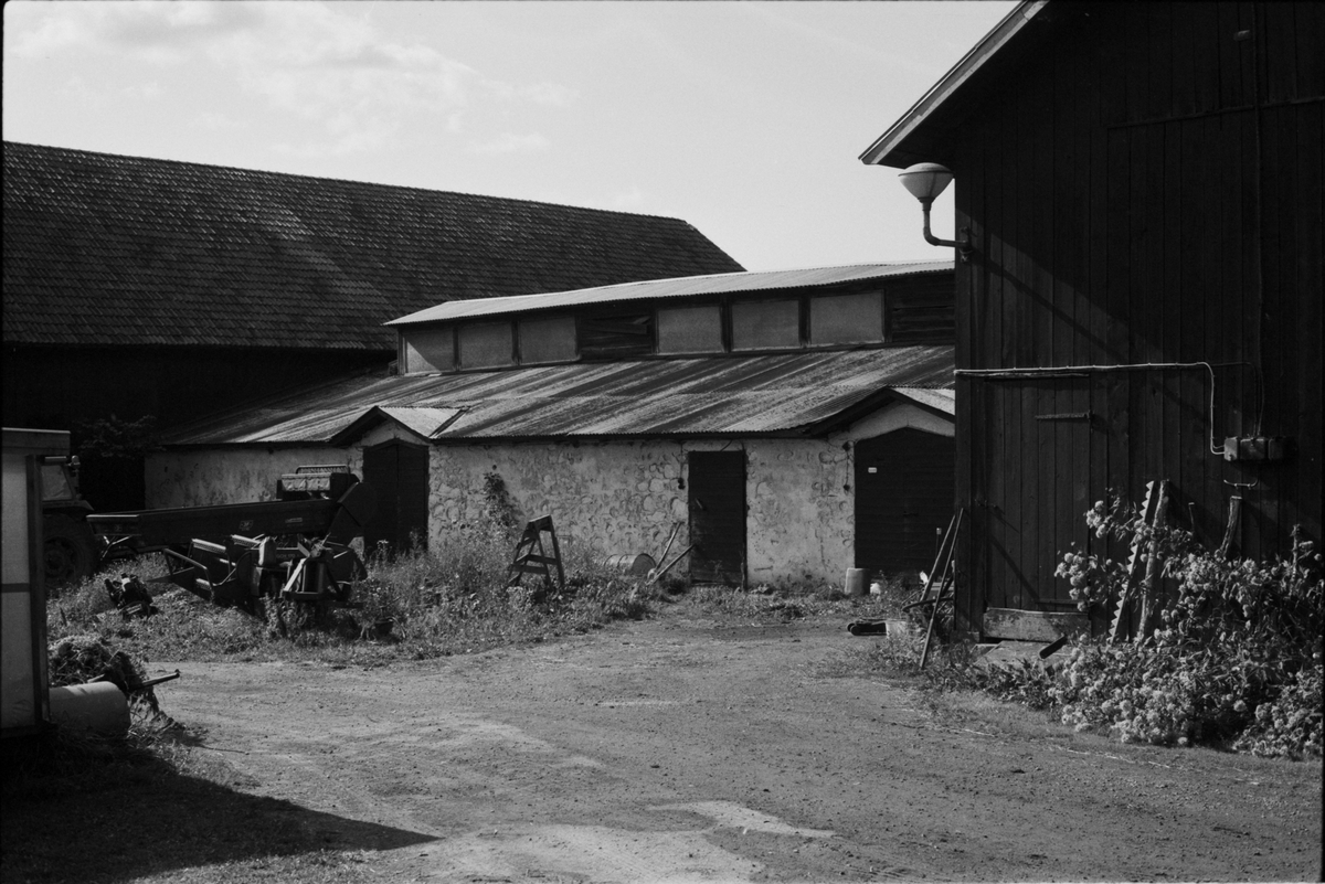 Ladugård, Åkerby-Berga 1:1, Åkerby socken, Uppland 1983