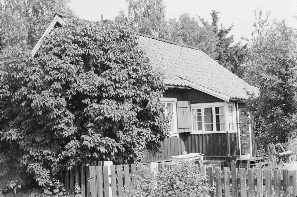 Bostadshus, Ekeby 7:1, Kvarntorp, Vänge socken, Uppland 1975