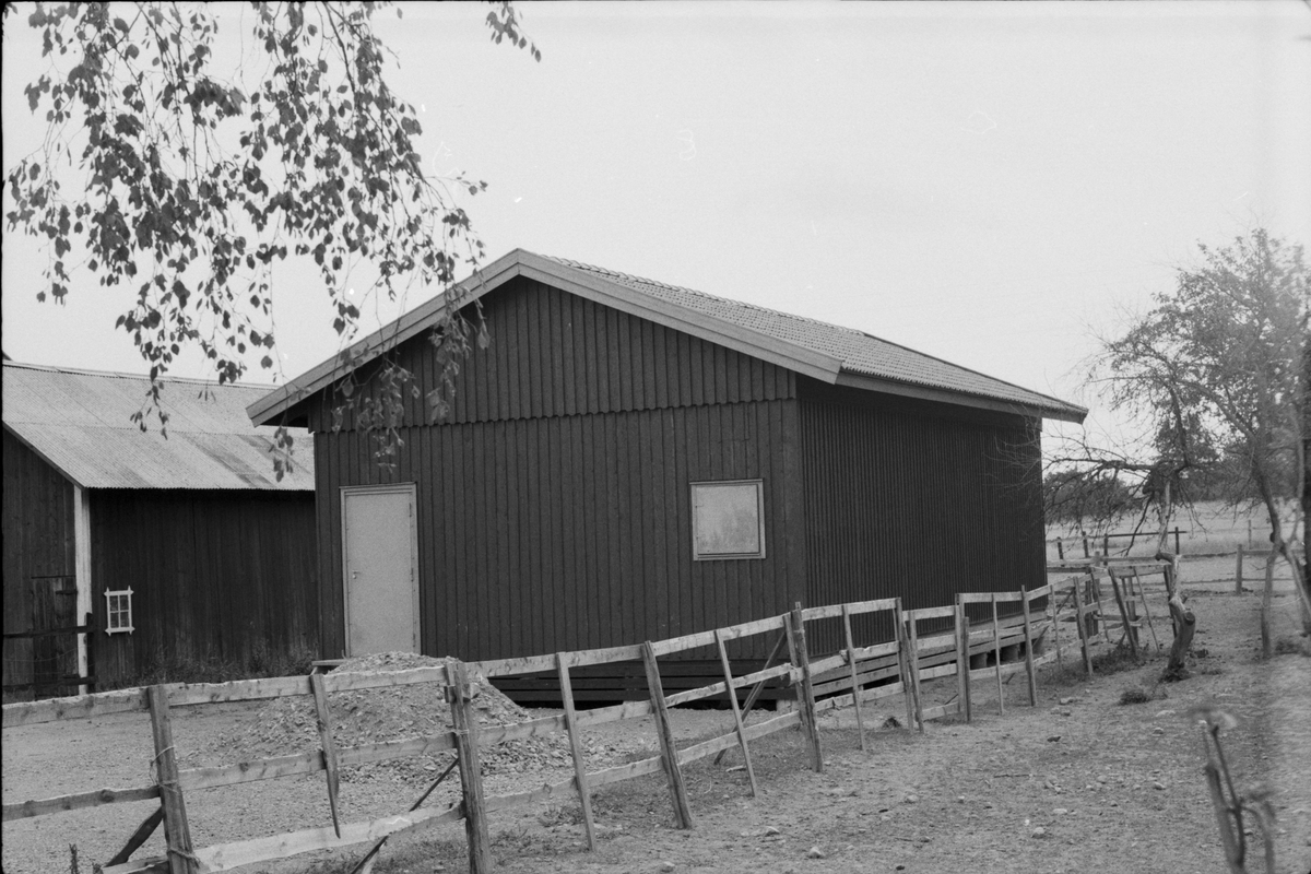 Telestation Väsby 1:17, 1:3 och 1:4, (Tolvmansgården), Vänge socken, Uppland 1975