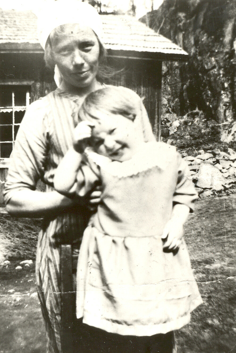 Margit H. Kleiva med dottera Kjersti