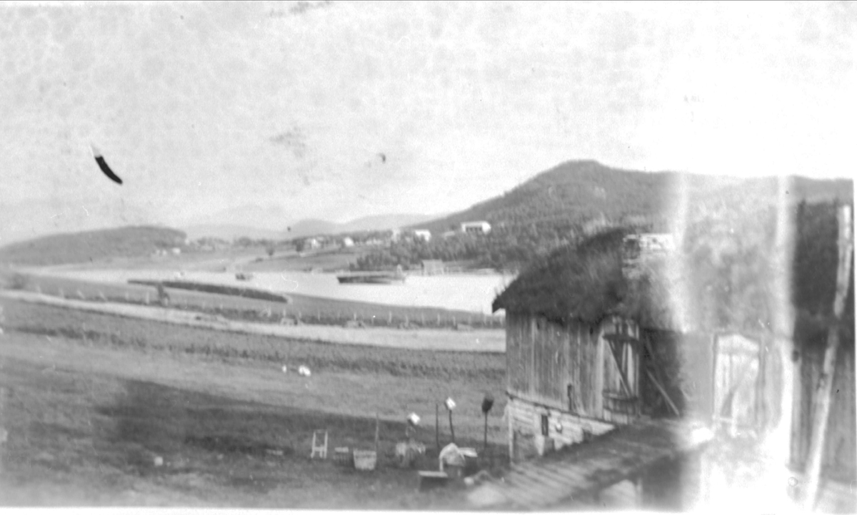 Utsikt fra Sørvik mot Halsebø.