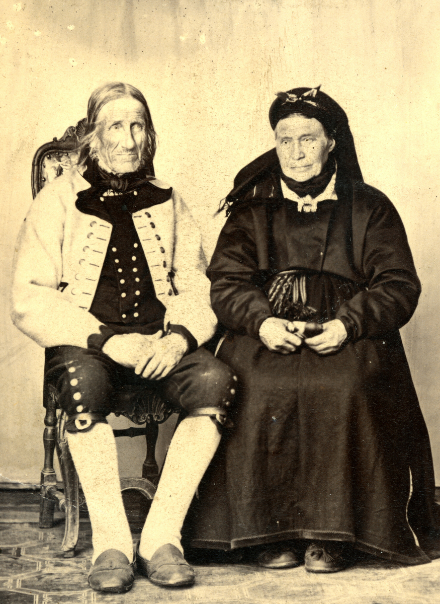 Parbilete av Tor Gundersen Brenne og Ingeborg Brenne, fødd Sønstebø