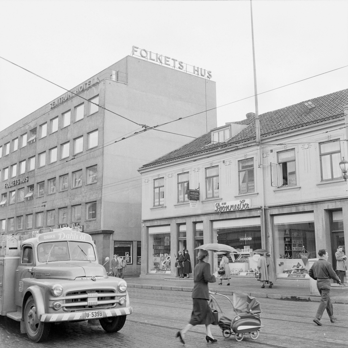 Folkets Hus og Djønne & Co.