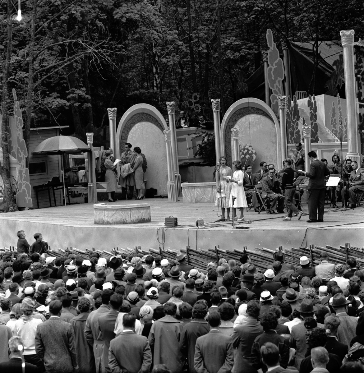 Radiopremiär i Furuvik, juni 1957.