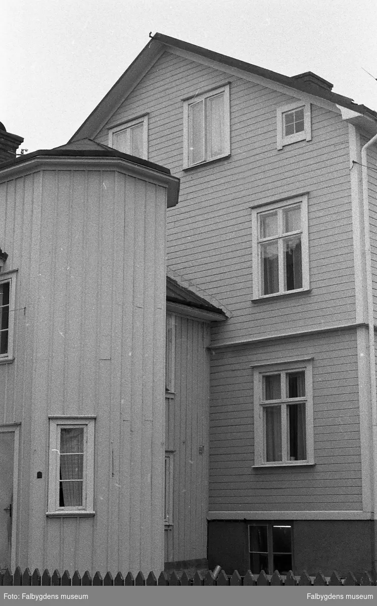 Byggnadsinventering 1972. Tunnbindaren. Stora bostadshuset från väst.
