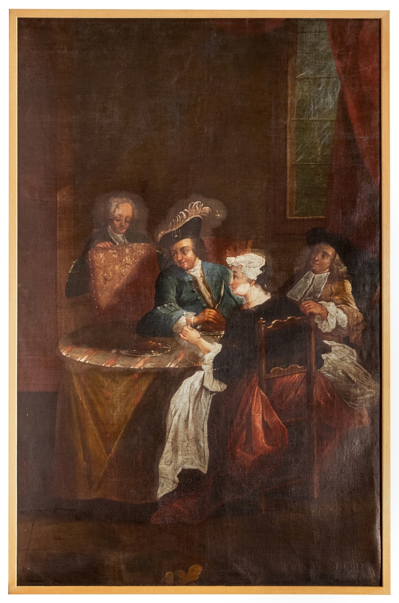 Tapetet er malt på lerret. Det viser en innendørs scene hvor en kvinne og to menn sitter rundt et bord, spiser og drikker. Bak stolen til den ene mannen står en tredje mann som resten av figurgruppen er oppmerksom på. De er ikledd drakt i ca. 1750-talls stil.