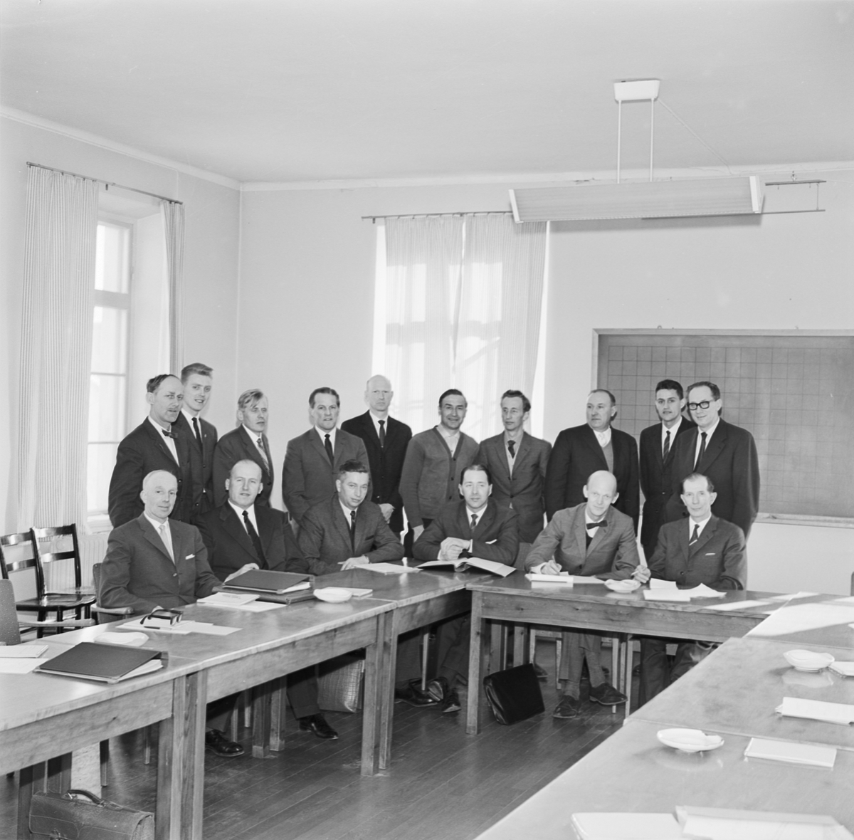 Lantbrukshögskolan, "forskning och praktik studerar hand i hand specialiserat jordbruk", Uppsala 1963