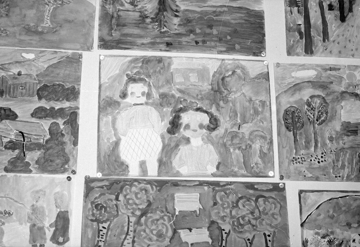 Utstilling av barnetegninger i Nordenfjeldske Kunstindustrimuseum