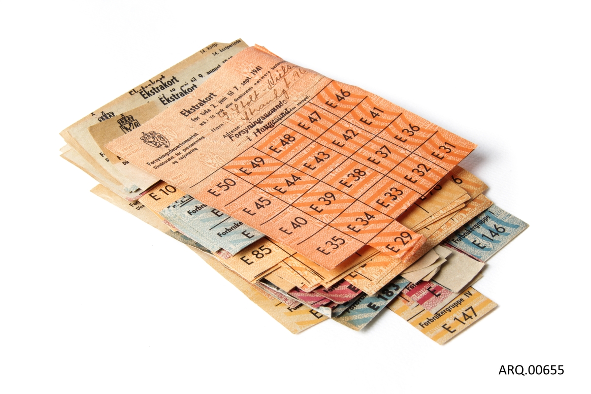 27 ekstrakort fra 1941 til 1943.