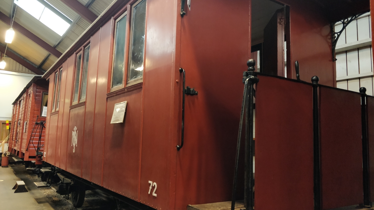 Sittvagn - Järnvägsmuseet / DigitaltMuseum