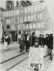 1. mai 1983, Oslo. På transparent: Ungdom krever- rett til a