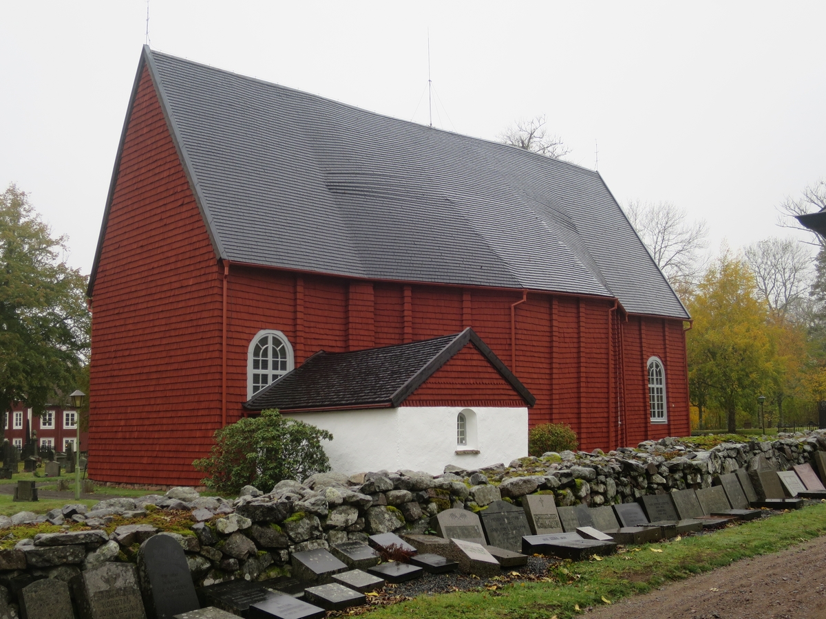 Exteriör av Näshults kyrka, Näshults socken, Vetlanda kommun.