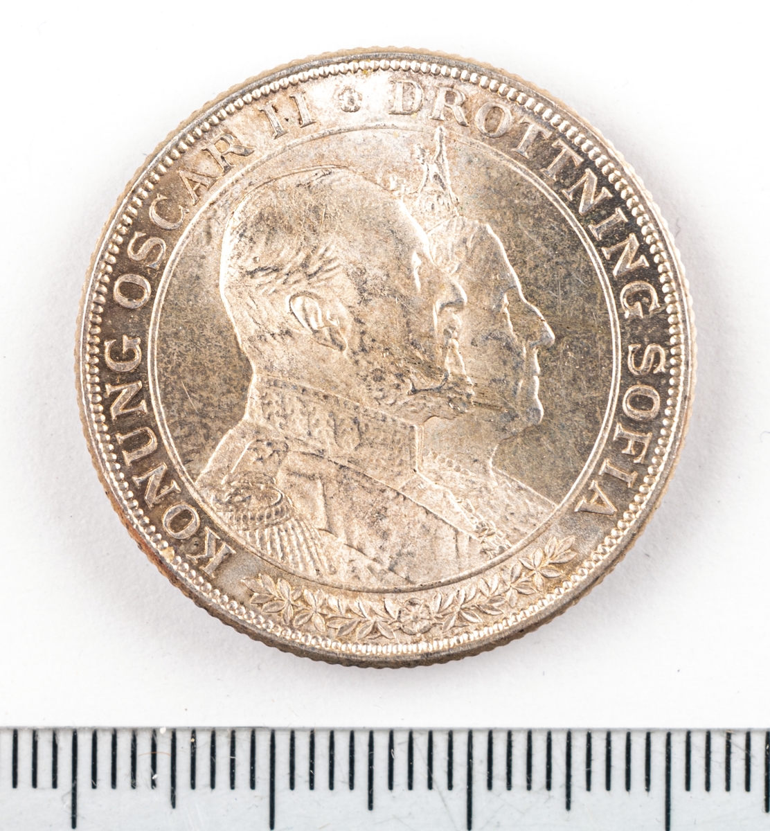 Mynt, Sverige, 2 kronor, 1907.
Jubileumsmynt 1857 - 1907.