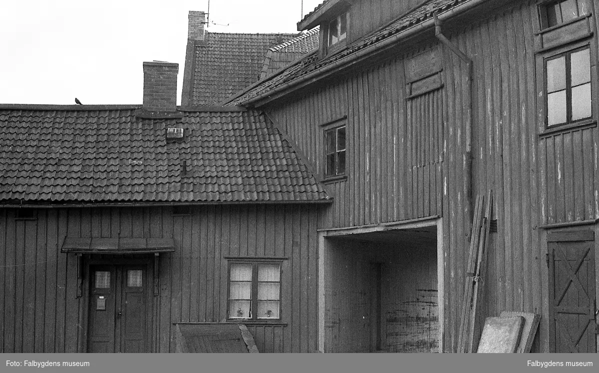 Byggnadsinventering 1972. Kemisten 6, port mot Köttorget/Nygatan.