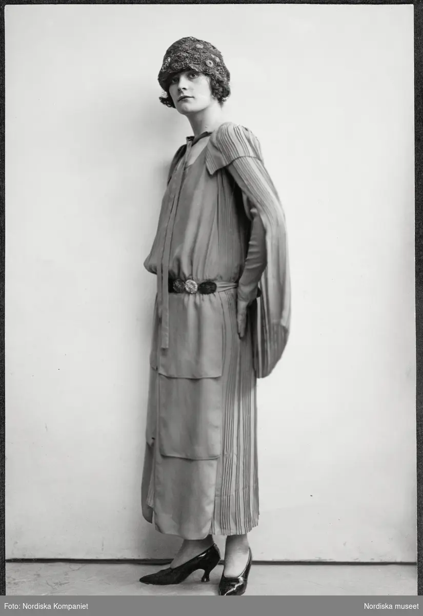 Helporträtt av Greta Garbo som mannekäng för NK:s Franska damskrädderi, hösten1923.