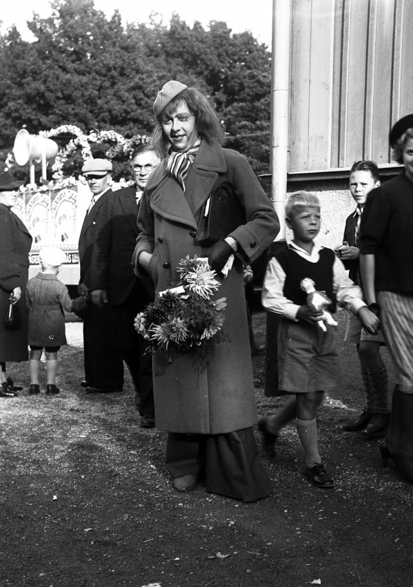 Revy under Barnens dag 1938, Västerås. - Västmanlands läns museum ...